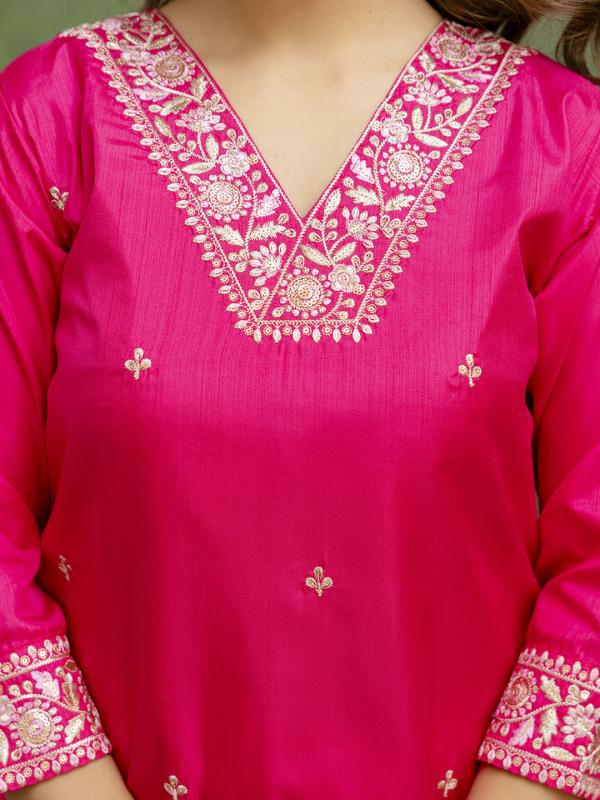 VP 9714 P Women Kurta Sets With Dupatta Straight Suits